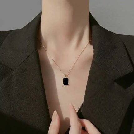 Rectangular Black chain pendant