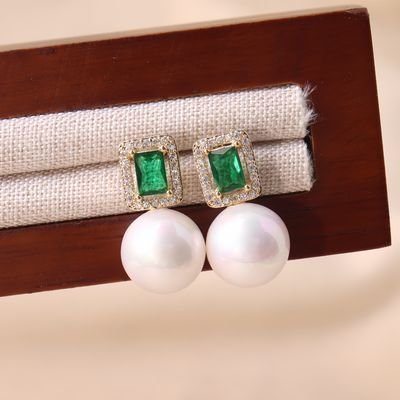 Emerald Pearl Stud