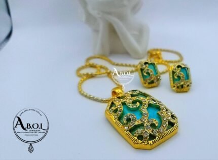Elegant Gold & Turquoise Artificial Jewelry Set – Necklace & Earrings