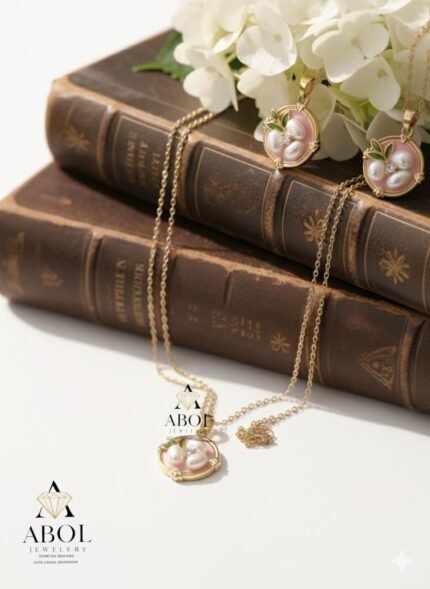 Exquisite Floral & Pearl Pendant